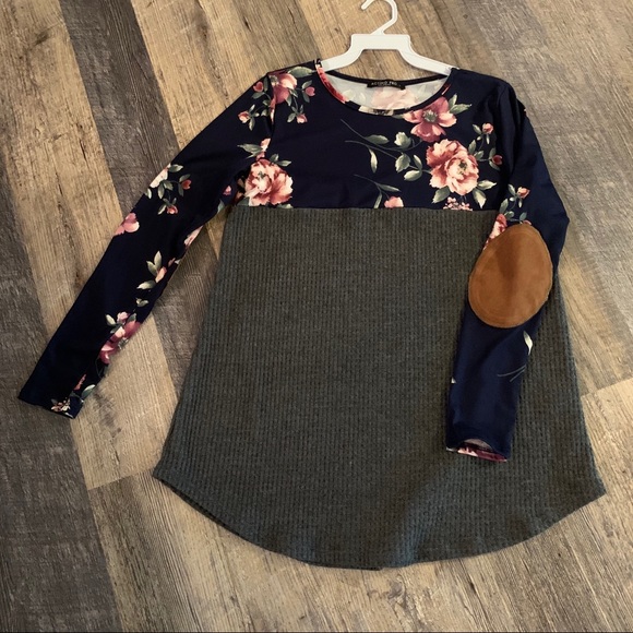 Elbow patch top - Picture 2 of 3